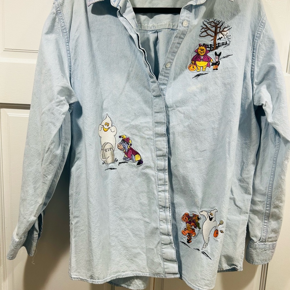 VTG Disney Halloween Fall Embroidered Pooh Shirt